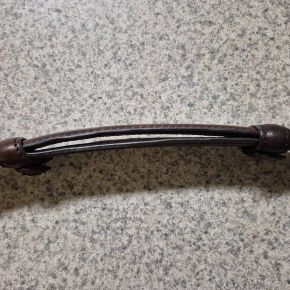 Elegant Brown Belt with Gold Accents - Picture 5 of 11